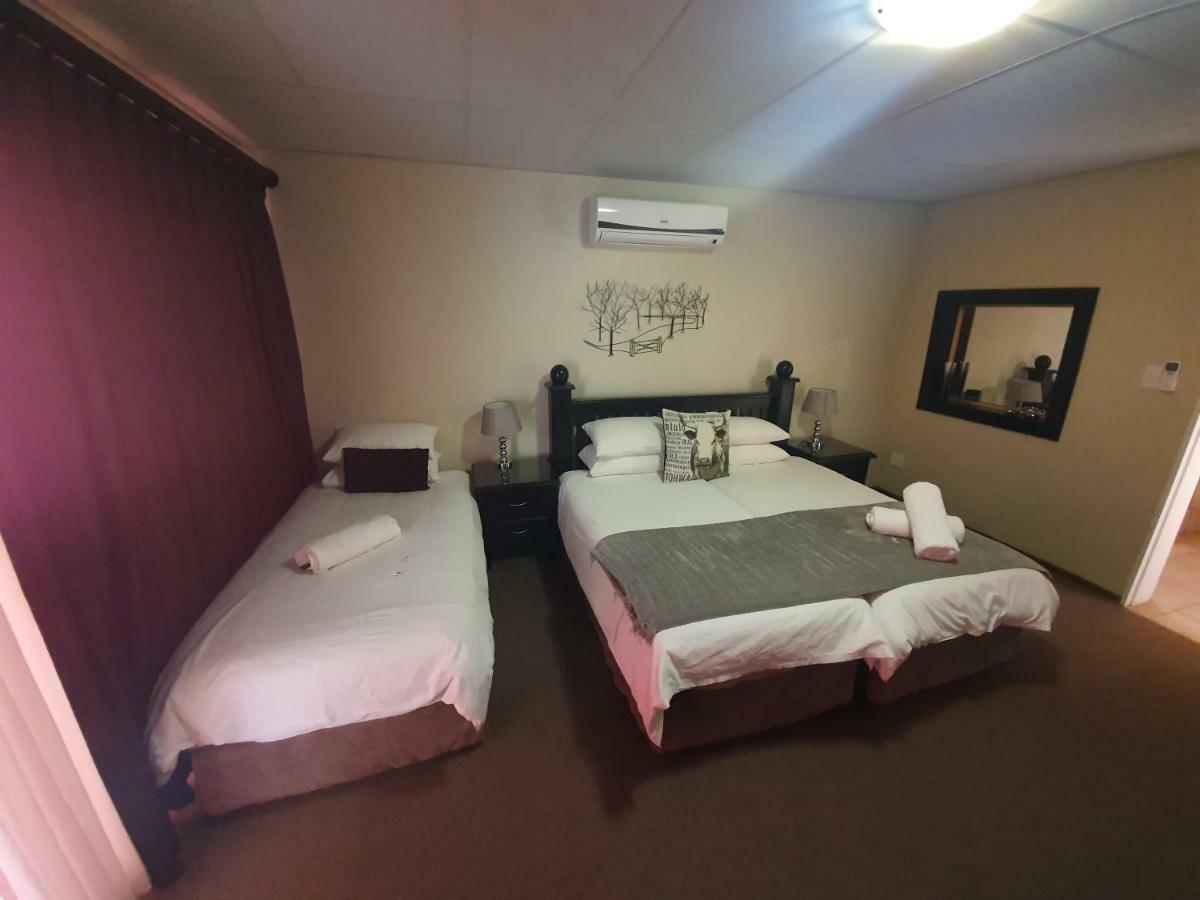 Leach Lodge Kuruman Exterior photo