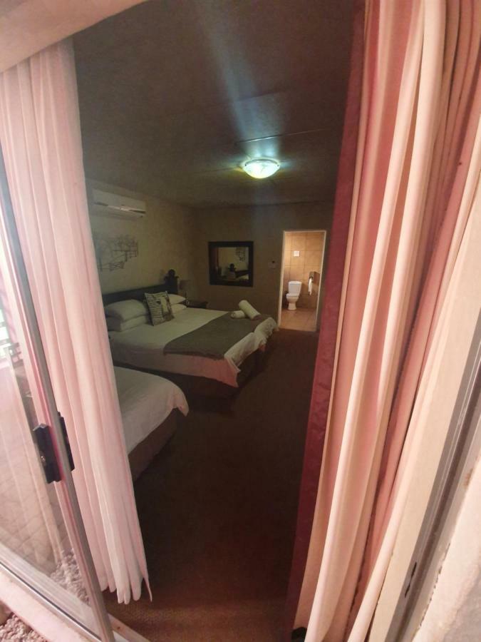 Leach Lodge Kuruman Exterior photo