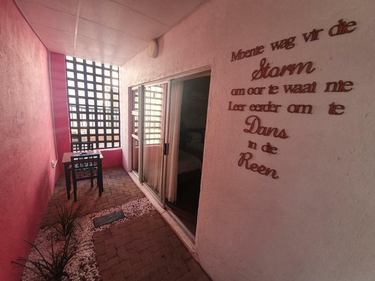 Leach Lodge Kuruman Exterior photo