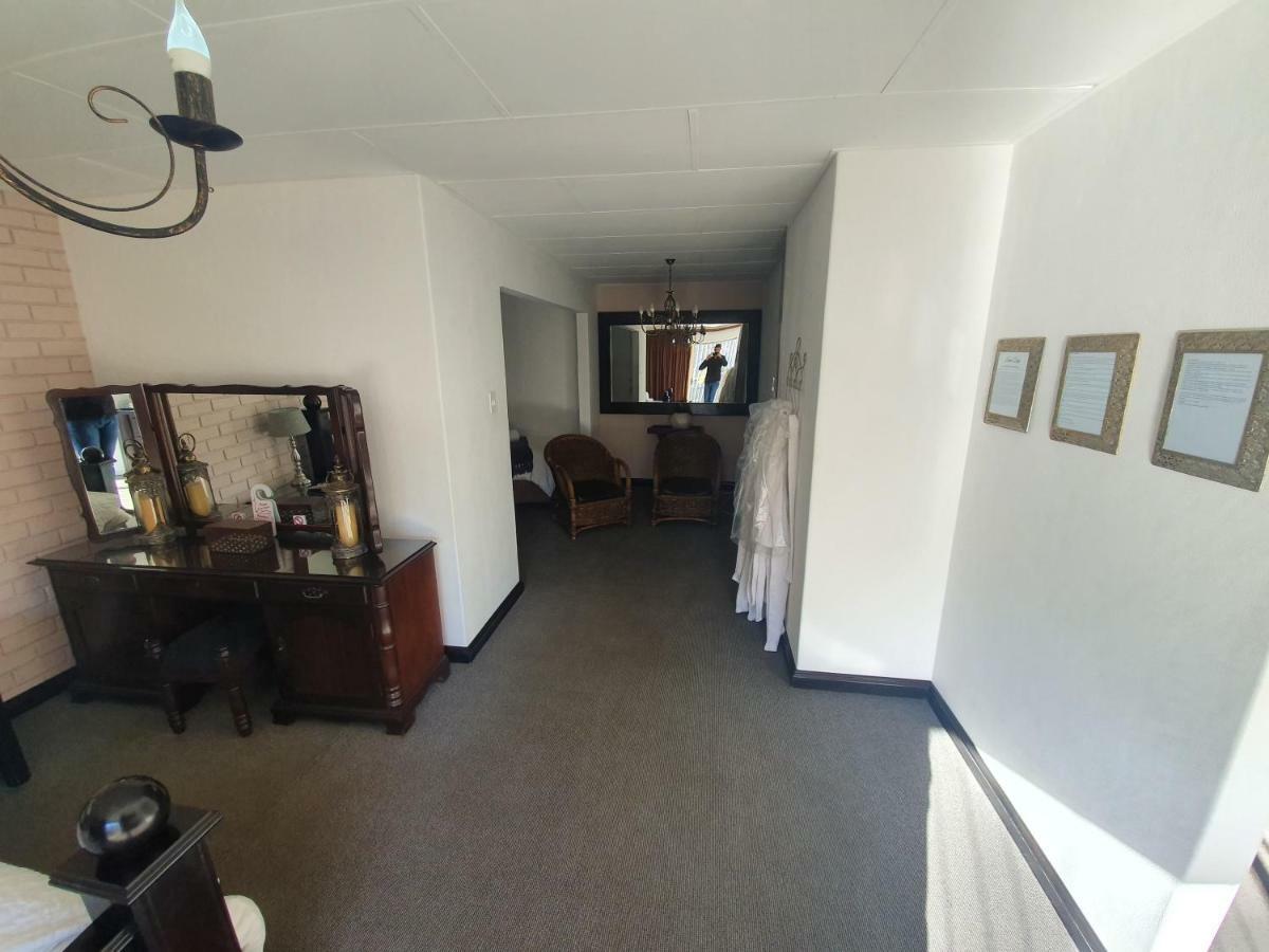 Leach Lodge Kuruman Exterior photo