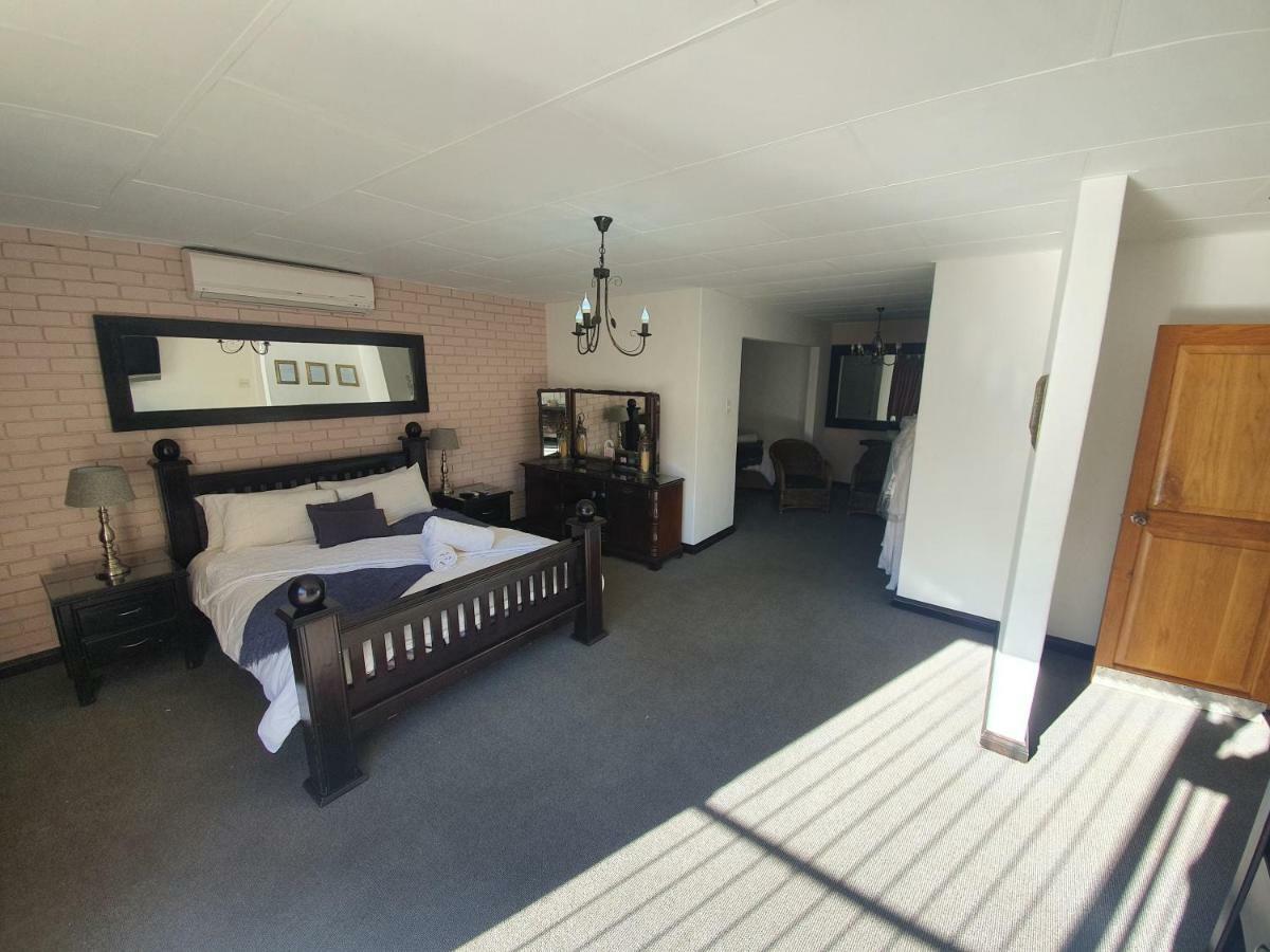 Leach Lodge Kuruman Exterior photo