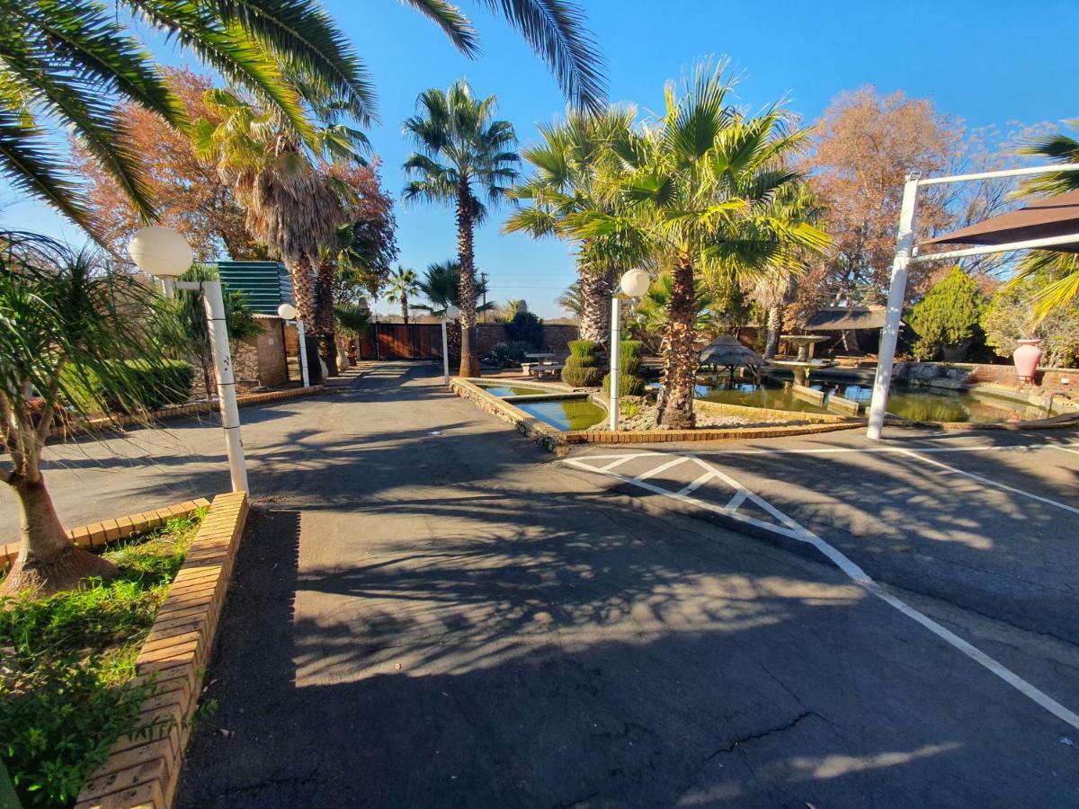 Leach Lodge Kuruman Exterior photo